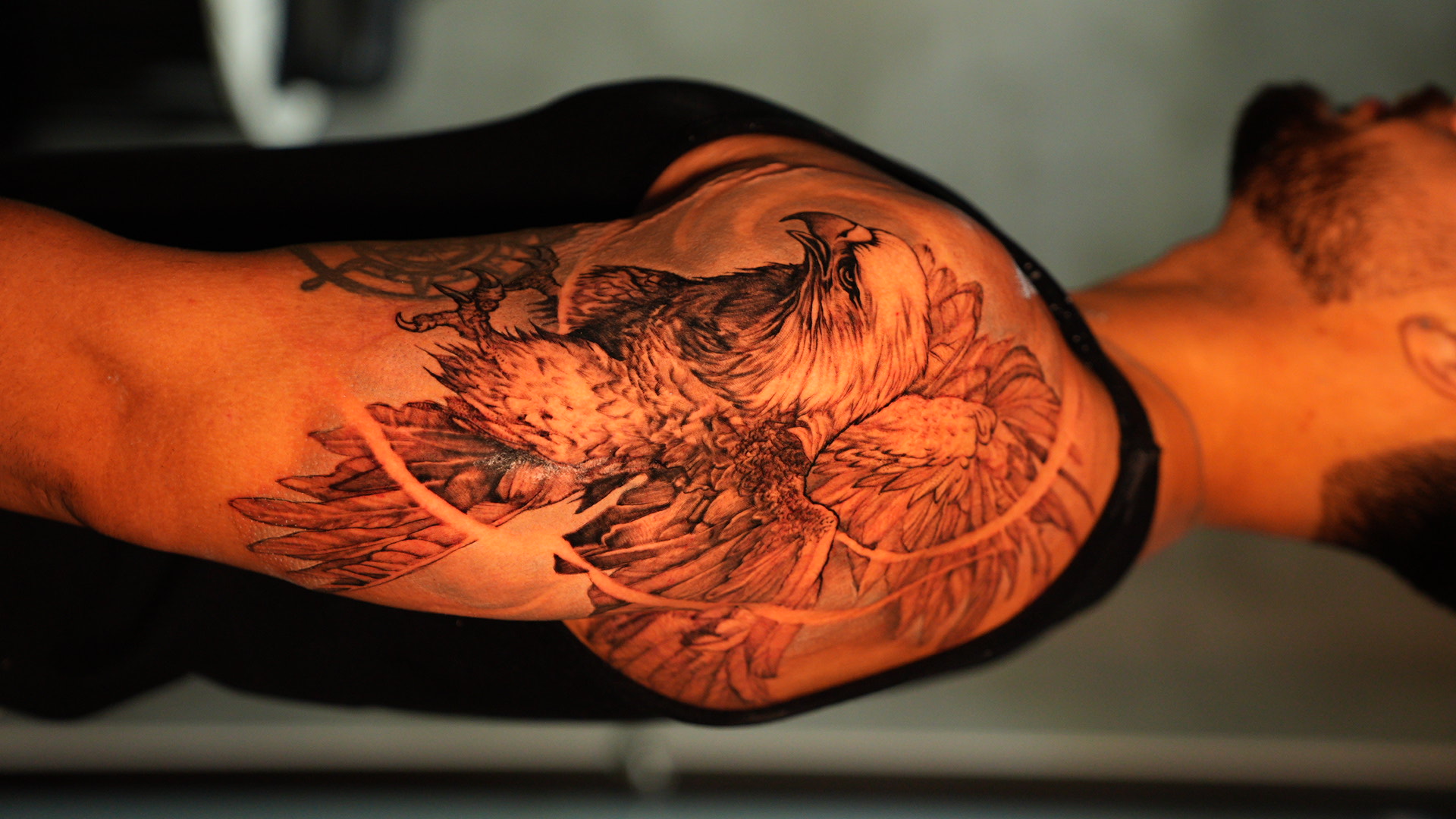 Águila — tatuaje black and gray de Kozo